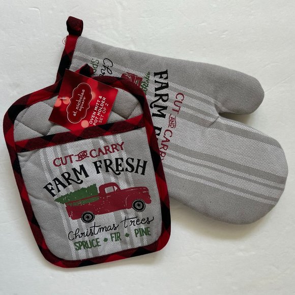 St. Nicholas Oven Mitt & Pot Holder Set - Picture 1 of 4